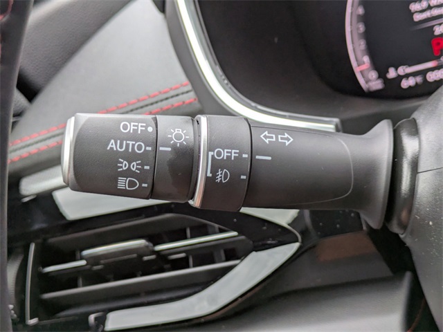 Vehicle image 34 of 38