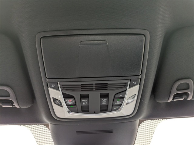 Vehicle image 29 of 38