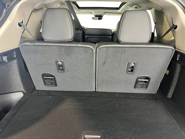 Vehicle image 32 of 39