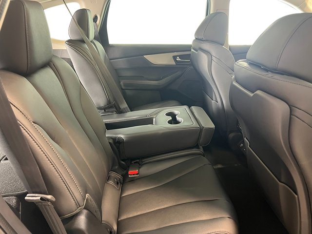 Vehicle image 37 of 39