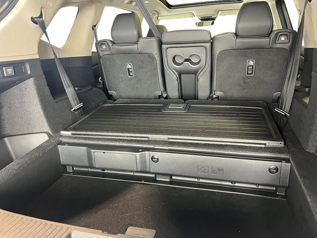 Vehicle image 34 of 39