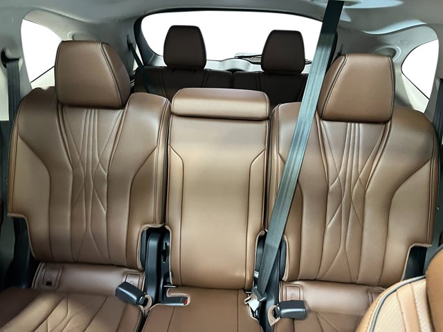 Vehicle image 27 of 39