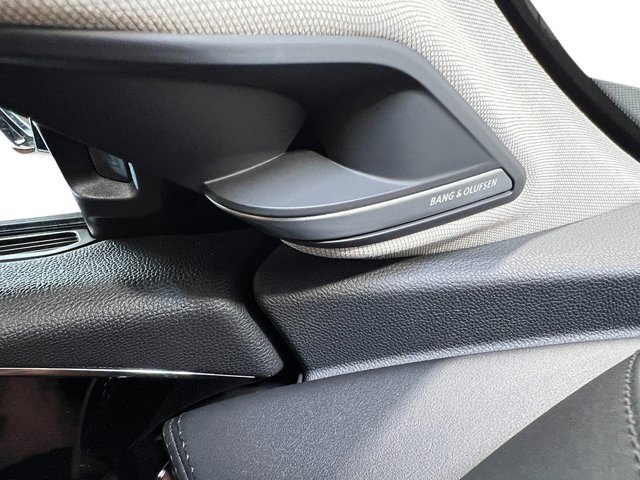 Vehicle image 26 of 39