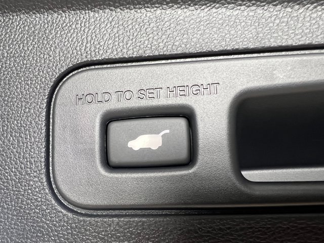 Vehicle image 37 of 40