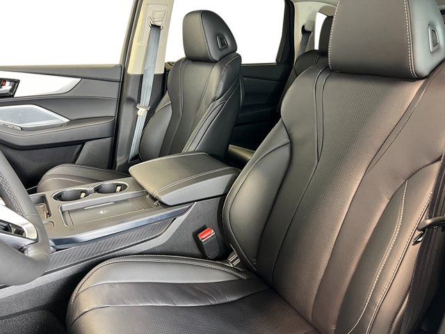 Vehicle image 14 of 40