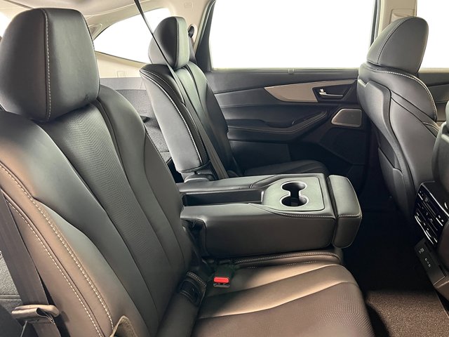 Vehicle image 39 of 40