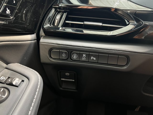 Vehicle image 26 of 40