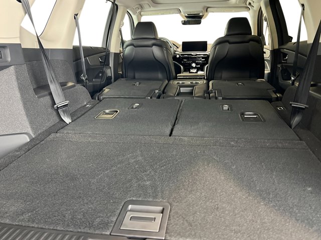 Vehicle image 36 of 40