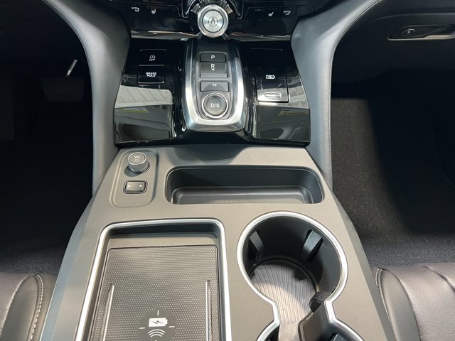 Vehicle image 24 of 40
