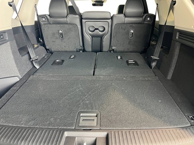 Vehicle image 34 of 40