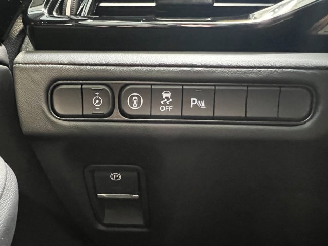 Vehicle image 26 of 40