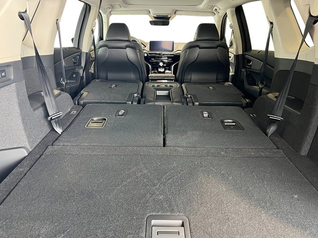 Vehicle image 36 of 40