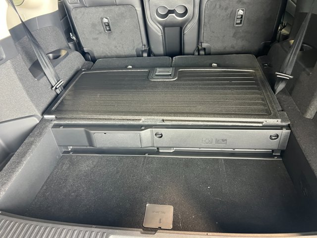 Vehicle image 35 of 40
