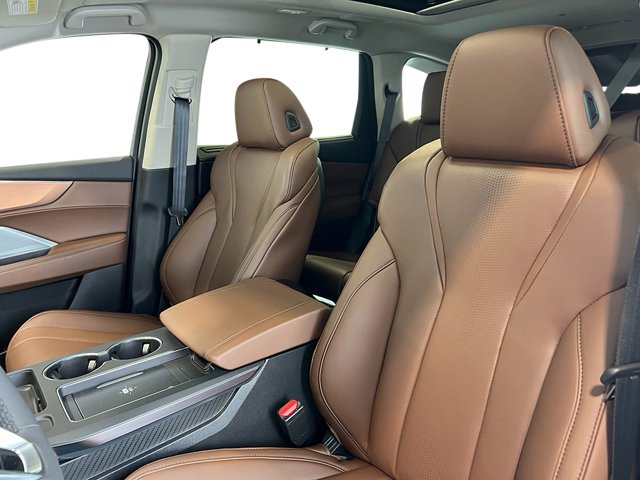 Vehicle image 14 of 40