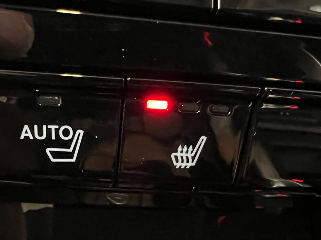 Vehicle image 26 of 40