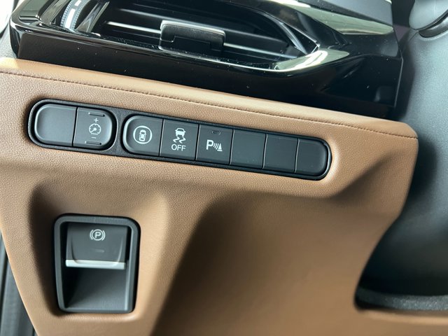 Vehicle image 17 of 40