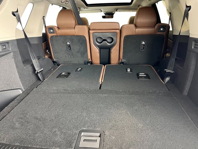 Vehicle image 34 of 40