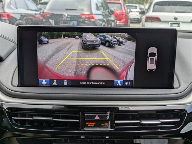 Vehicle image 25 of 40