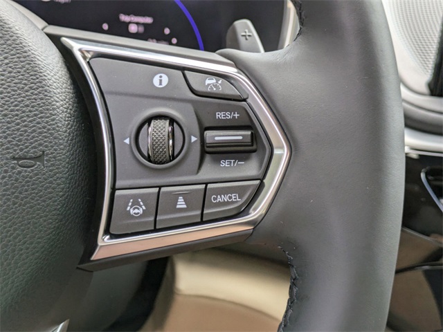 Vehicle image 35 of 40