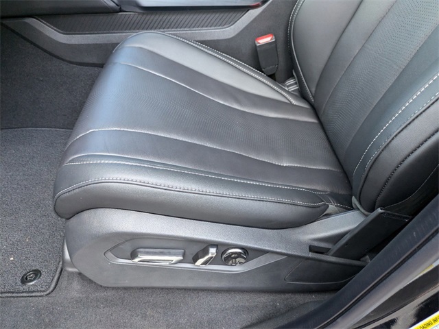 Vehicle image 23 of 39