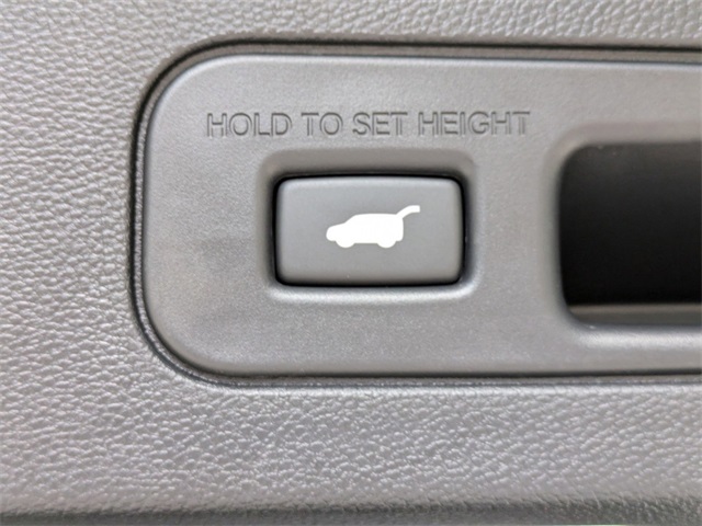 Vehicle image 15 of 39