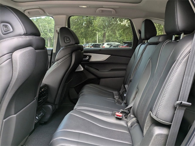 Vehicle image 16 of 39