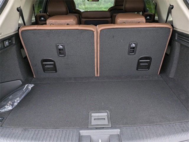 Vehicle image 14 of 39