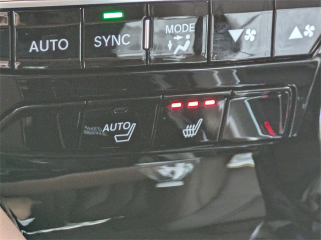 Vehicle image 27 of 39