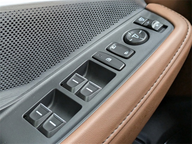 Vehicle image 31 of 39