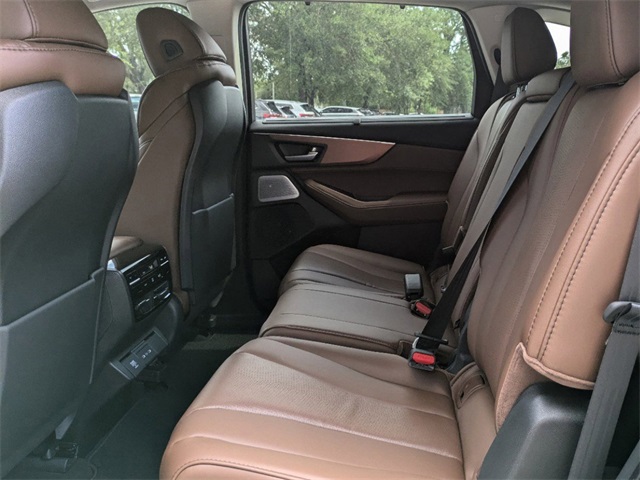 Vehicle image 16 of 39