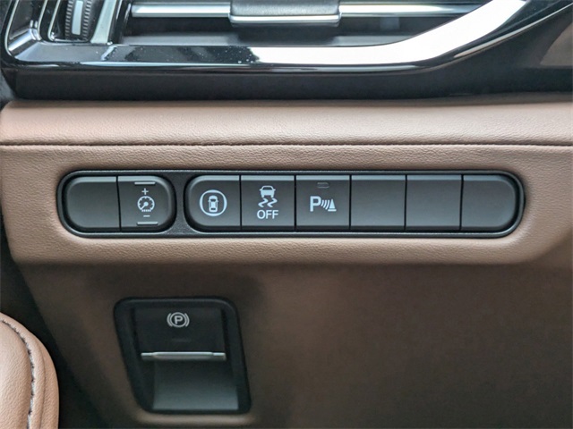 Vehicle image 32 of 39