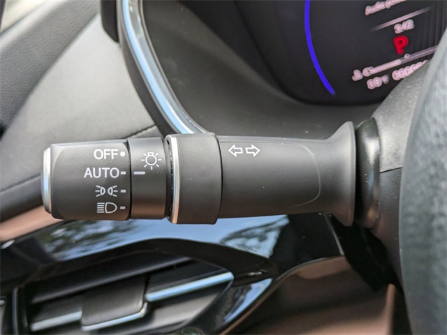 Vehicle image 35 of 39