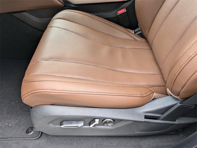 Vehicle image 23 of 39