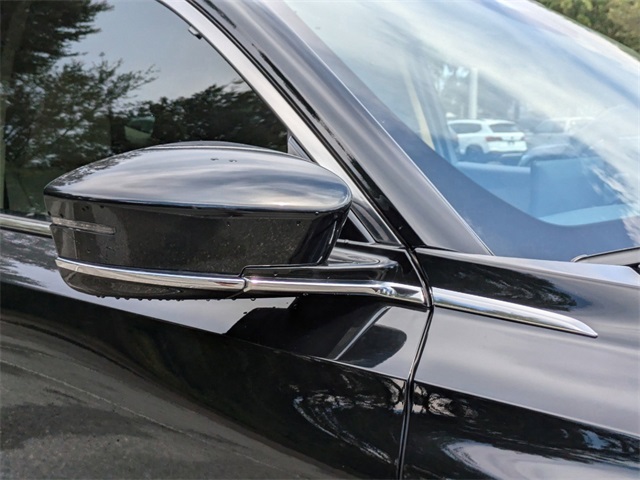 Vehicle image 10 of 39