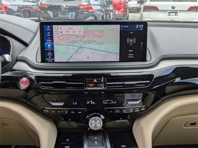 Vehicle image 21 of 40
