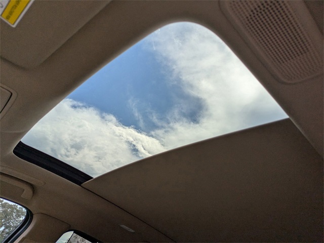 Vehicle image 24 of 40
