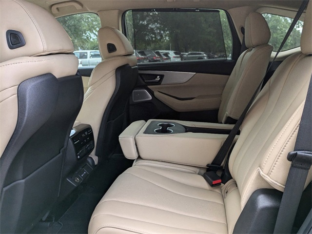 Vehicle image 16 of 40