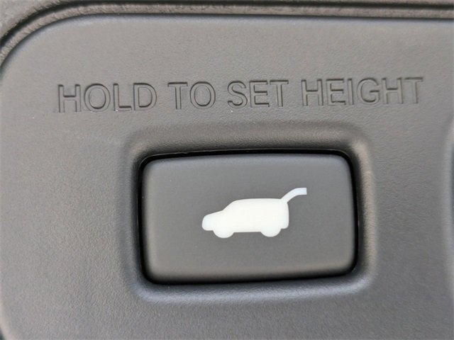 Vehicle image 17 of 43
