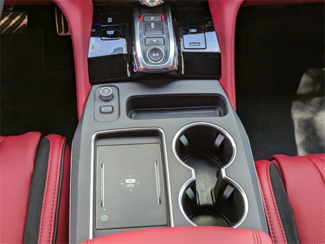 Vehicle image 24 of 43