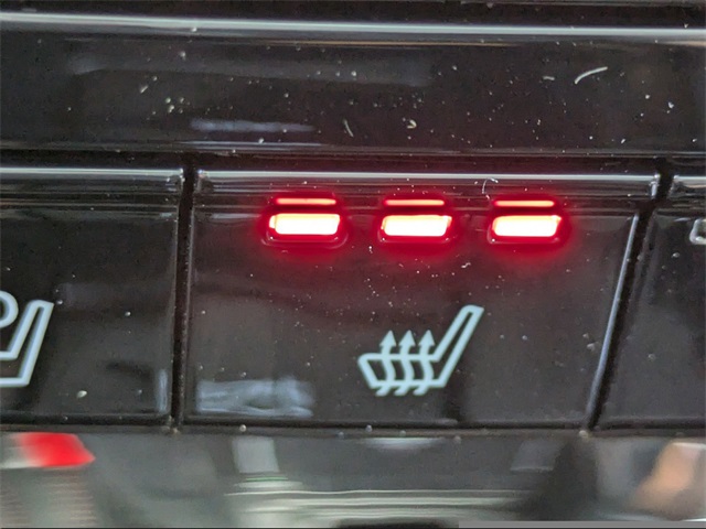 Vehicle image 14 of 43
