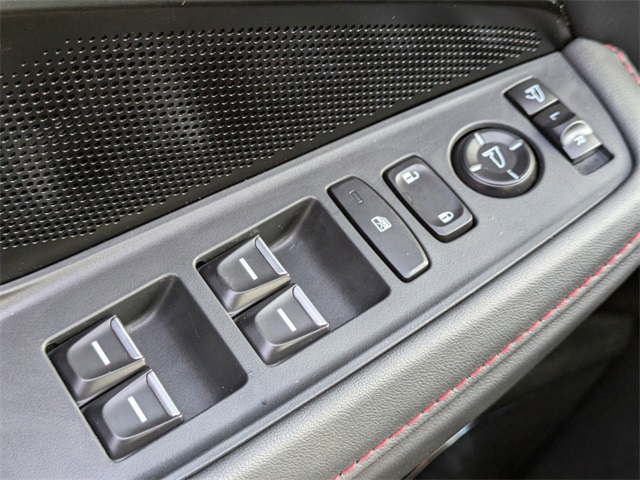 Vehicle image 37 of 48