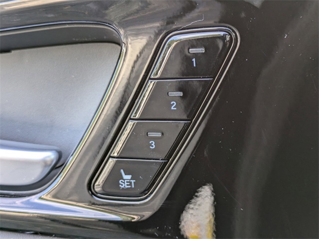 Vehicle image 39 of 48