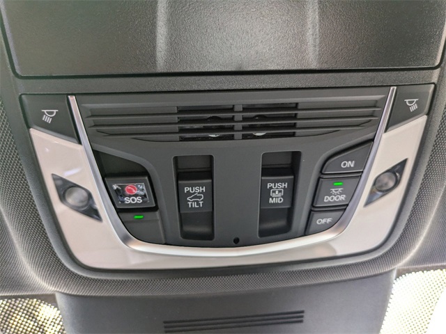 Vehicle image 28 of 48