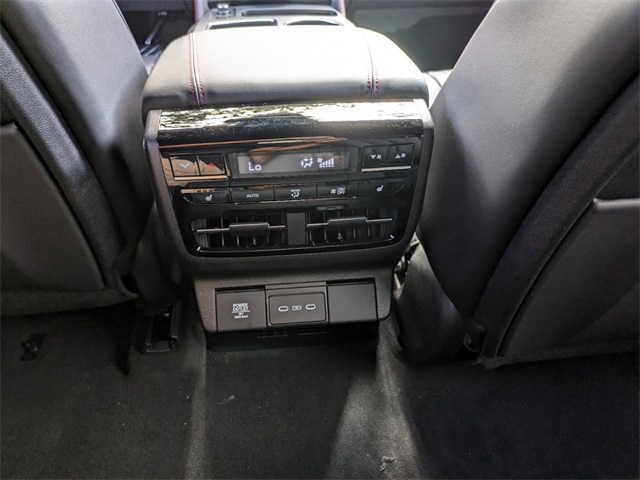Vehicle image 19 of 48