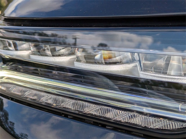 Vehicle image 10 of 48