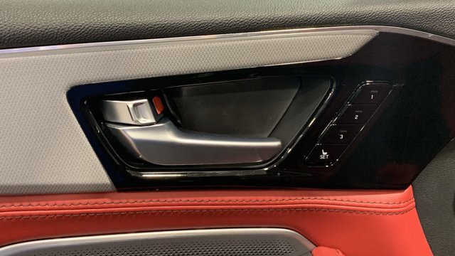 Vehicle image 18 of 33