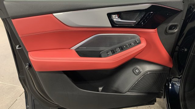 Vehicle image 17 of 33
