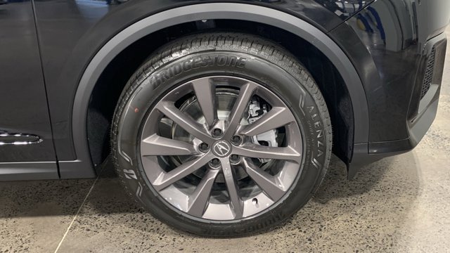 Vehicle image 16 of 33