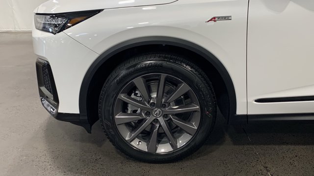 Vehicle image 10 of 33