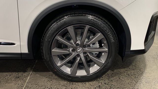 Vehicle image 16 of 33